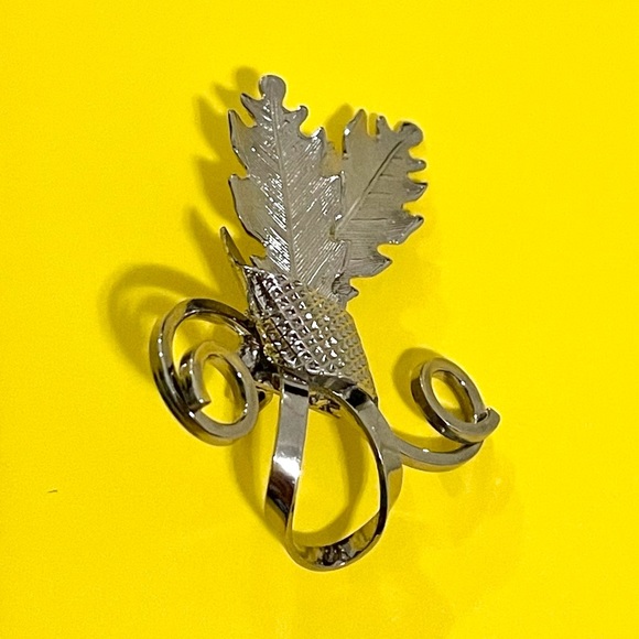 Metal Paired Leaves 🍃 Brooch/Pin - Picture 7 of 7